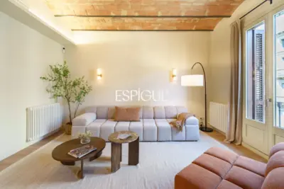 Piso reformado con carácter en la Dreta de l’Eixample junto a Paseo de Gràcia