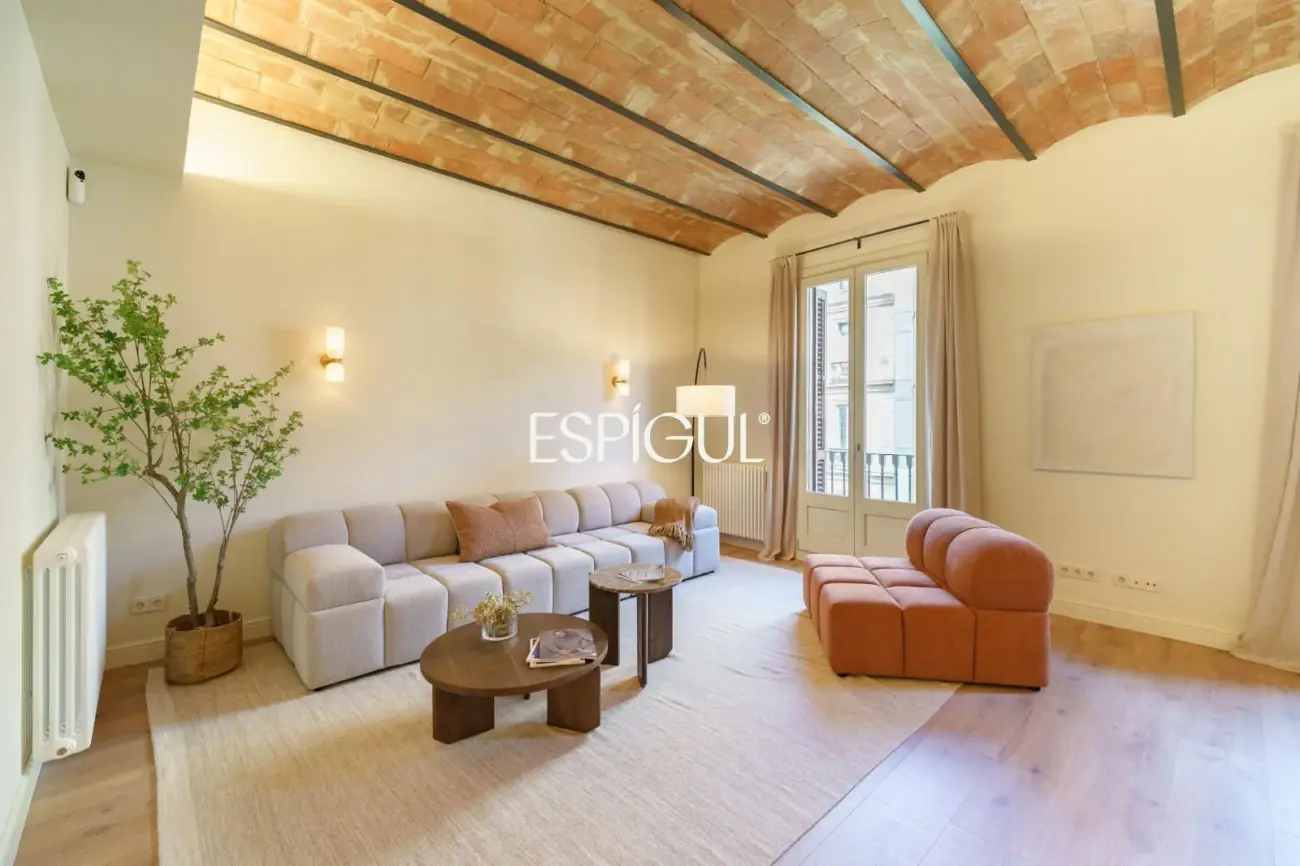Piso reformado con carácter en la Dreta de l’Eixample junto a Paseo de Gràcia