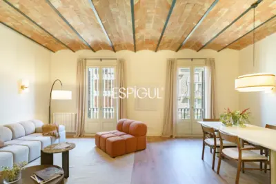 Piso reformado con carácter en la Dreta de l’Eixample junto a Paseo de Gràcia