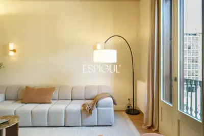 Piso reformado con carácter en la Dreta de l’Eixample junto a Paseo de Gràcia