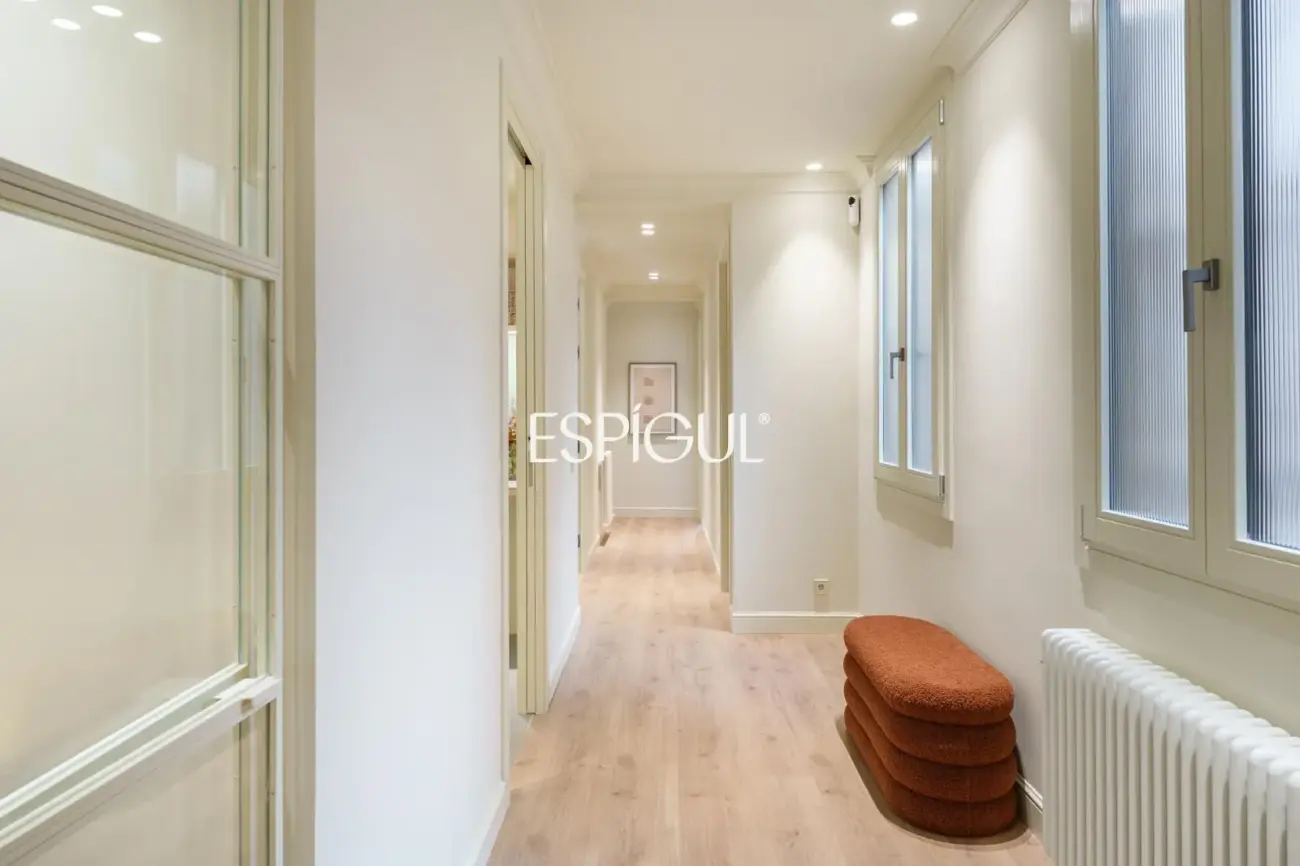 Piso reformado con carácter en la Dreta de l’Eixample junto a Paseo de Gràcia