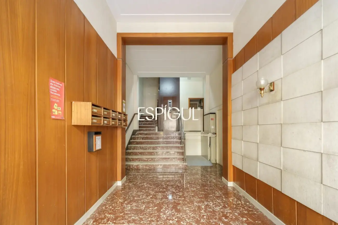 Piso reformado con carácter en la Dreta de l’Eixample junto a Paseo de Gràcia