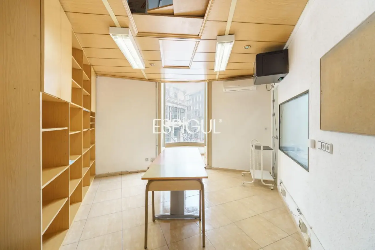 Pis únic a reformar en finca reial del Quadrat d’Or