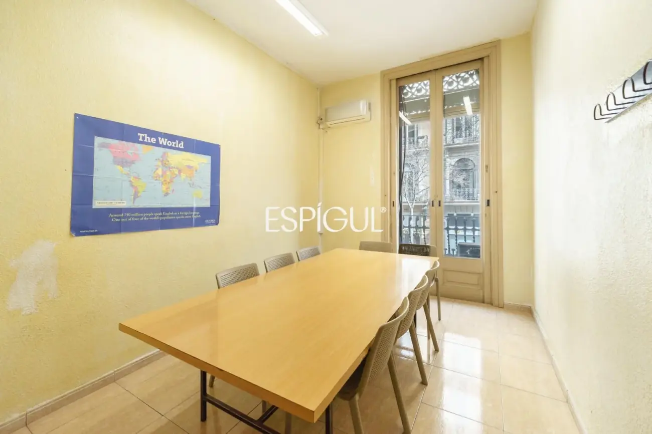 Pis únic a reformar en finca reial del Quadrat d’Or