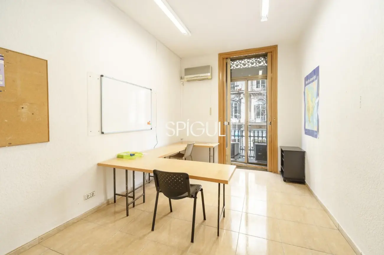 Pis únic a reformar en finca reial del Quadrat d’Or