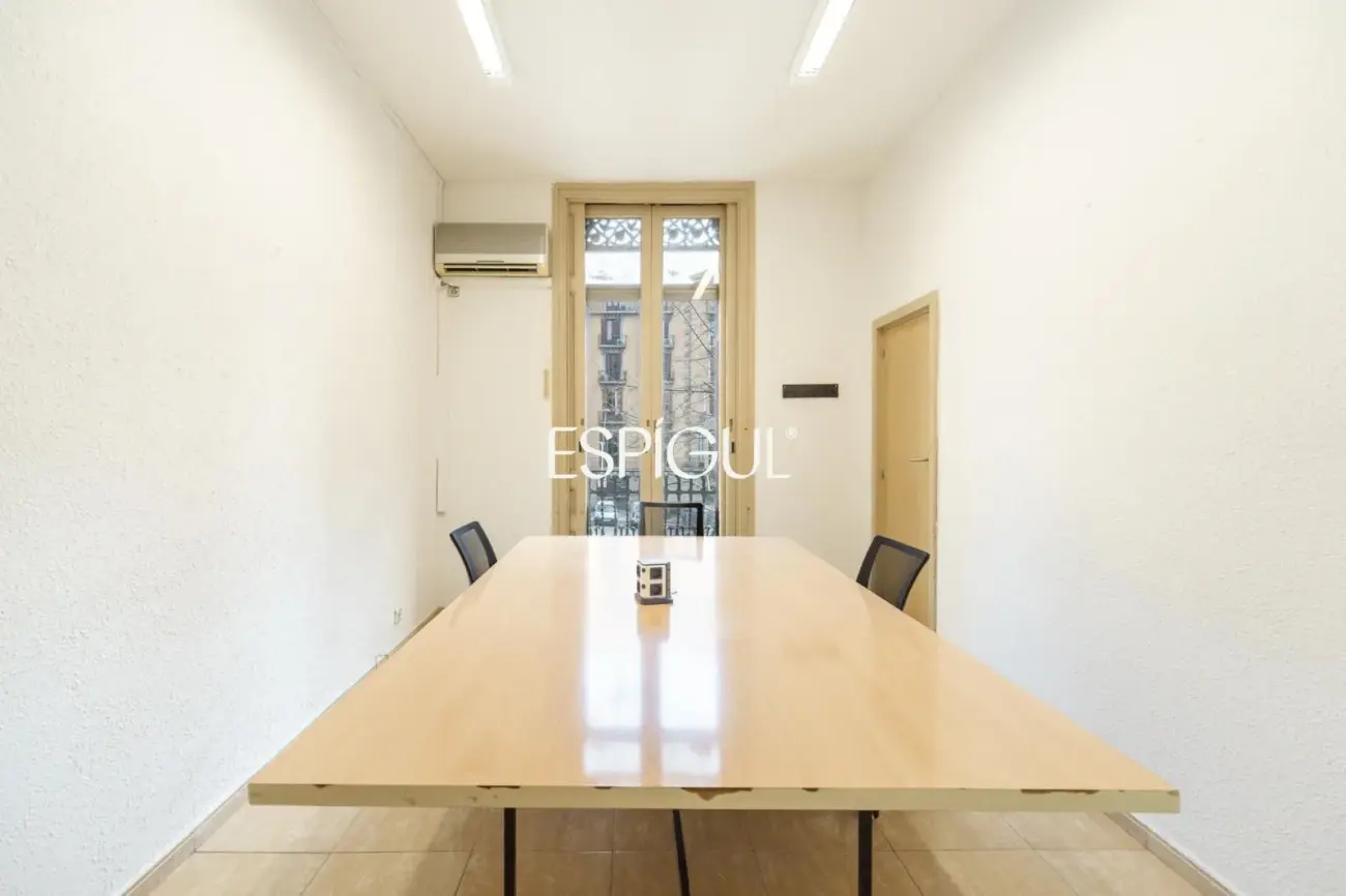 Pis únic a reformar en finca reial del Quadrat d’Or