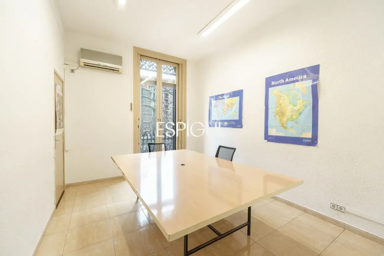 Pis únic a reformar en finca reial del Quadrat d’Or