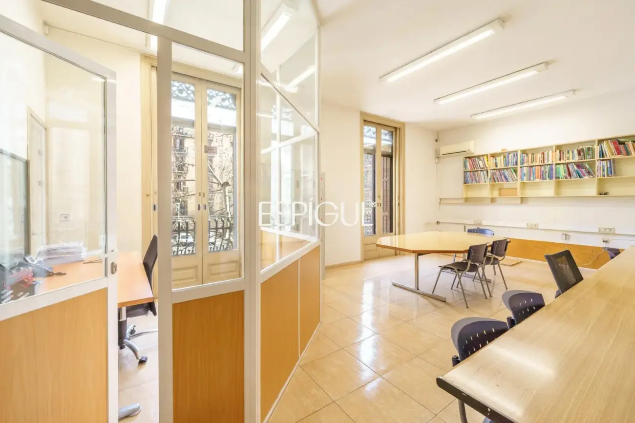 Pis únic a reformar en finca reial del Quadrat d’Or