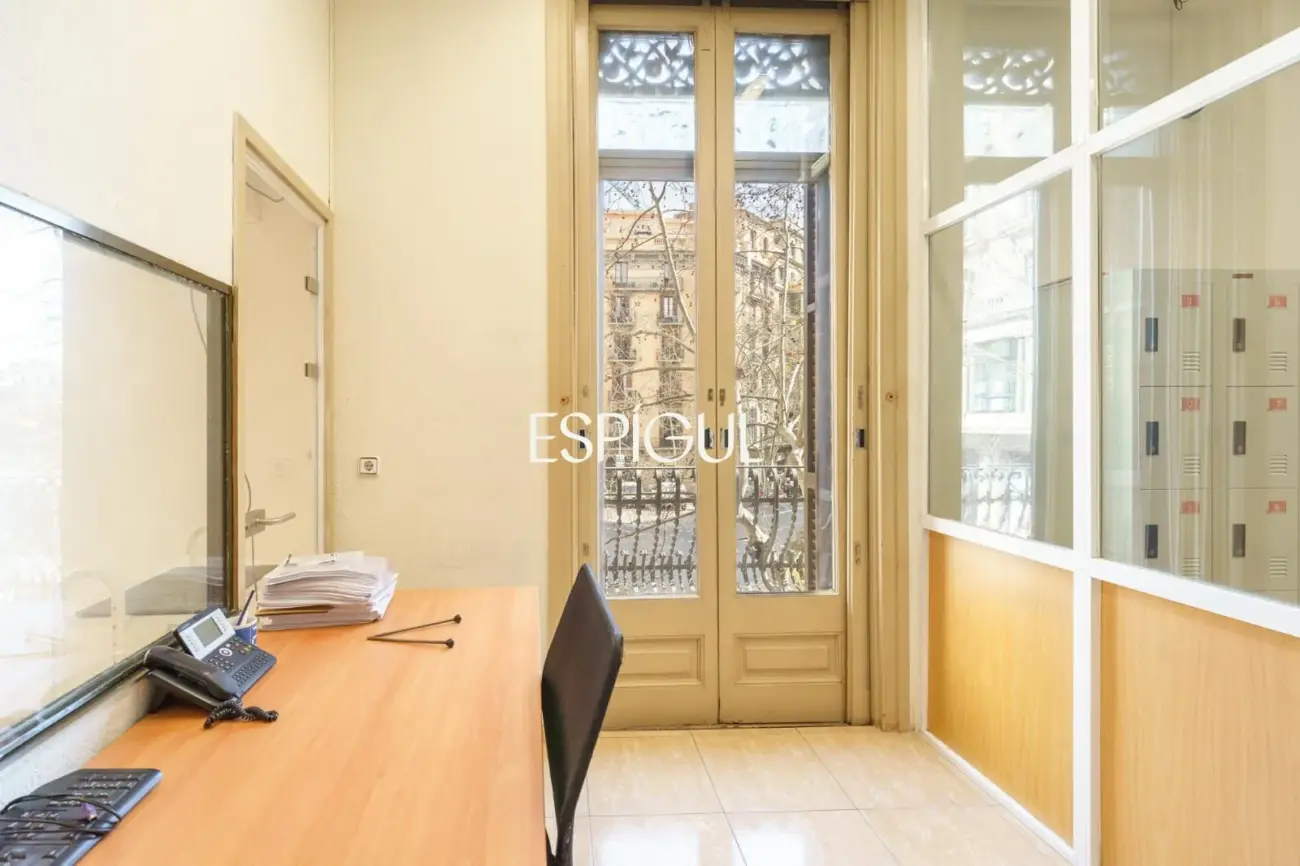 Pis únic a reformar en finca reial del Quadrat d’Or