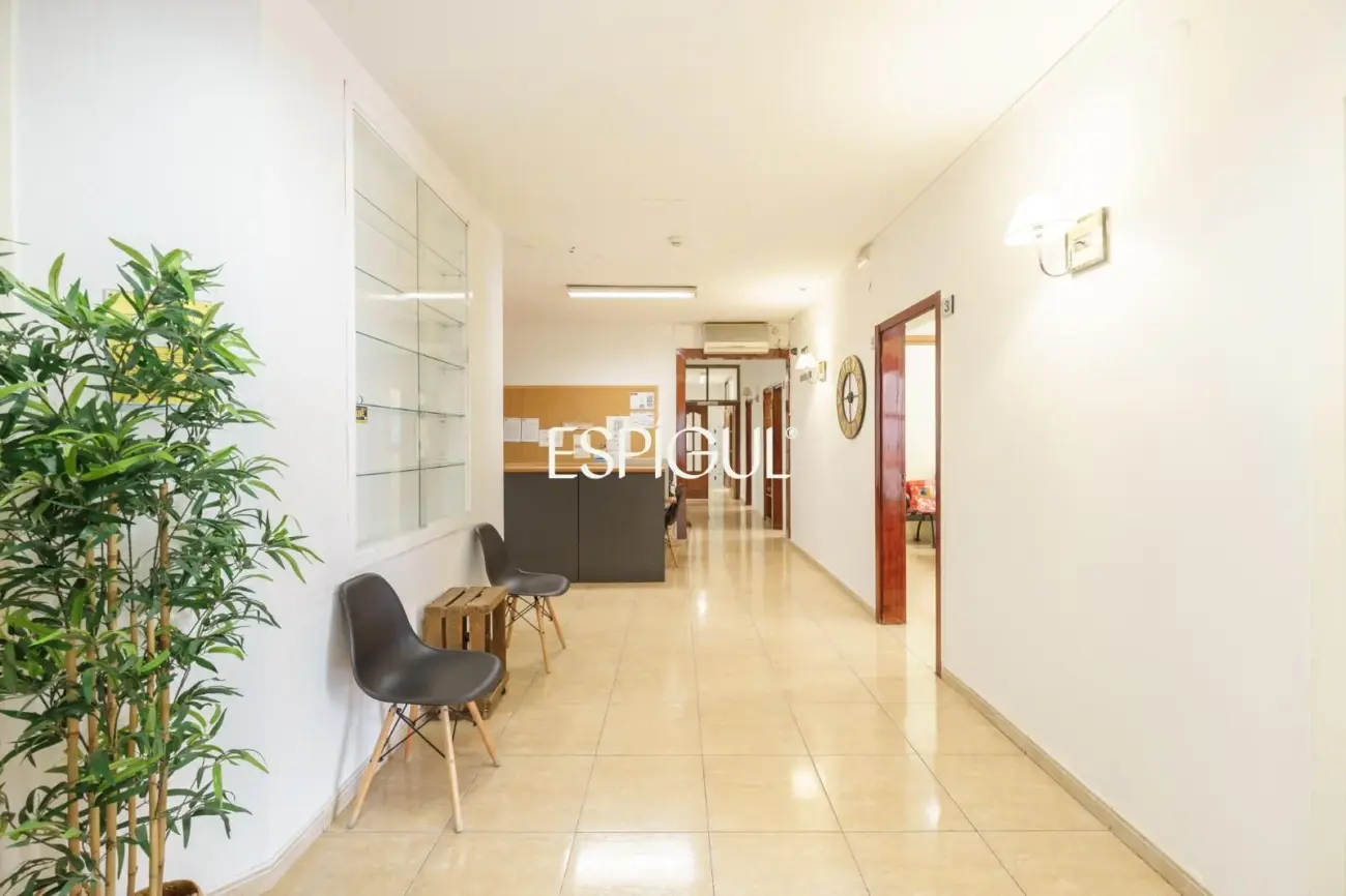 Pis únic a reformar en finca reial del Quadrat d’Or