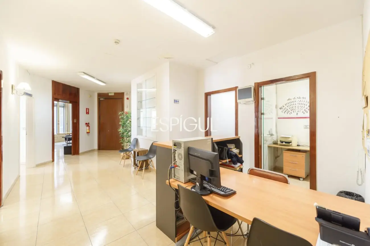 Pis únic a reformar en finca reial del Quadrat d’Or