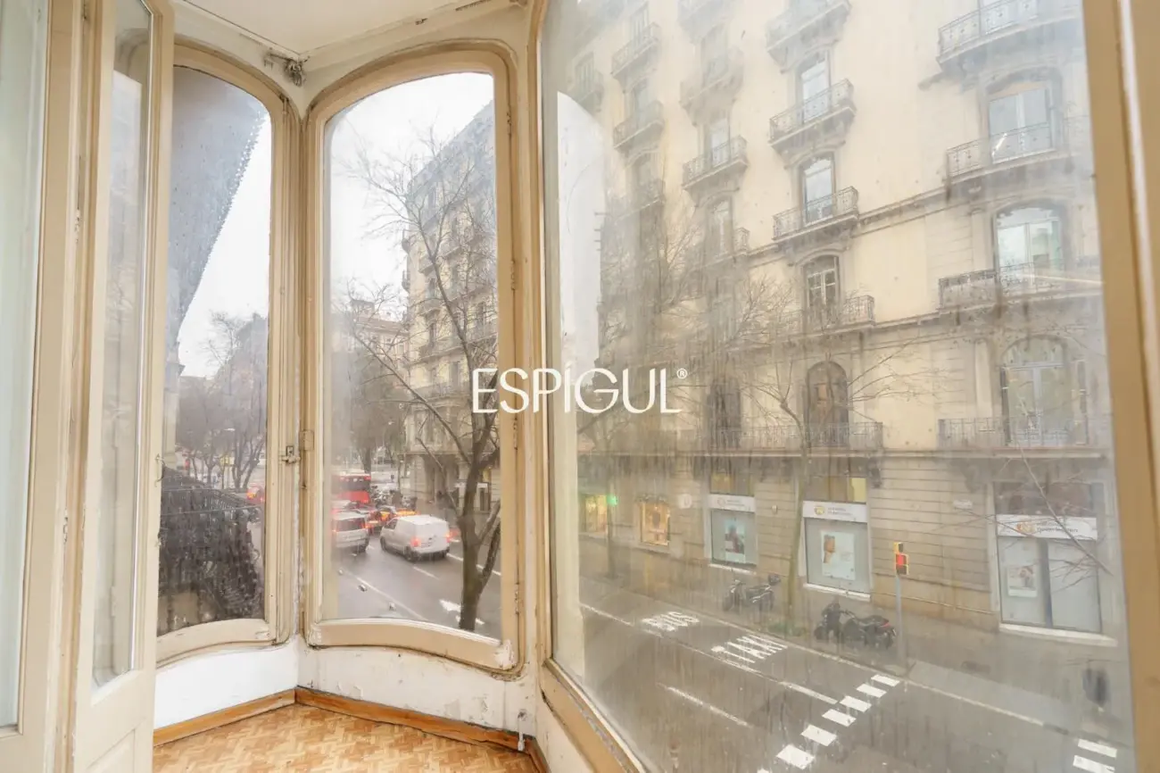 Pis únic a reformar en finca reial del Quadrat d’Or