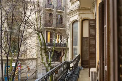 Pis únic a reformar en finca reial del Quadrat d’Or