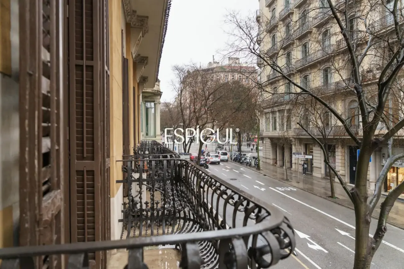 Pis únic a reformar en finca reial del Quadrat d’Or
