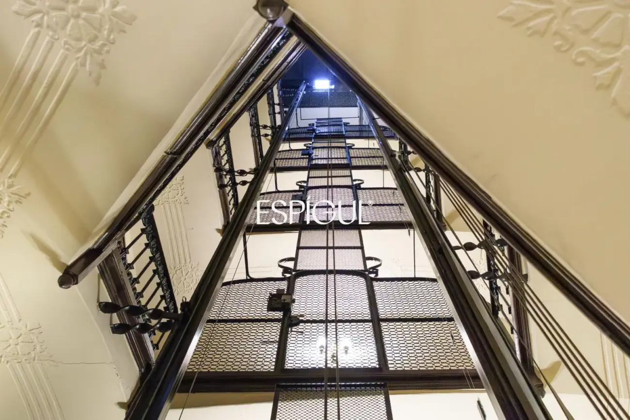 Pis únic a reformar en finca reial del Quadrat d’Or