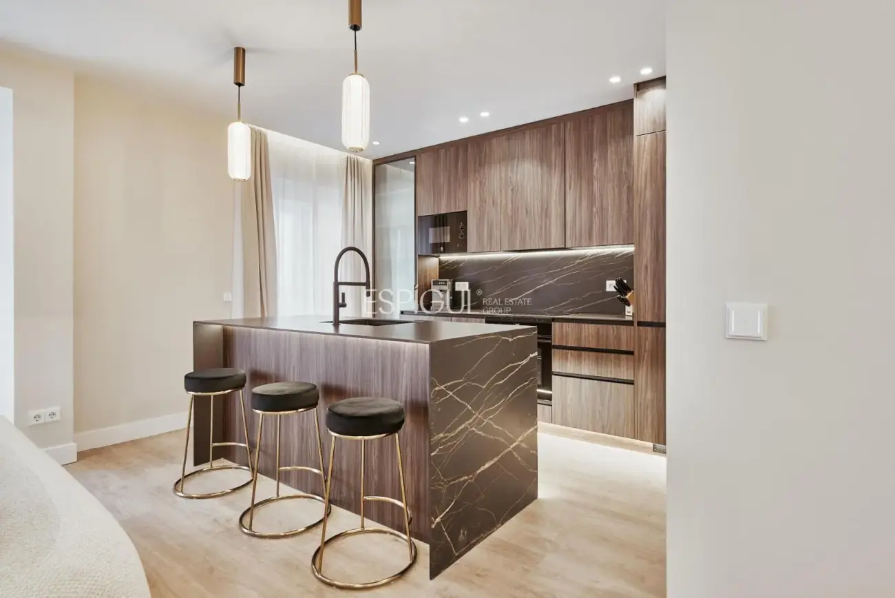 precioso piso a la venta en Lista, 168 m² y terraza privada de 40 m²