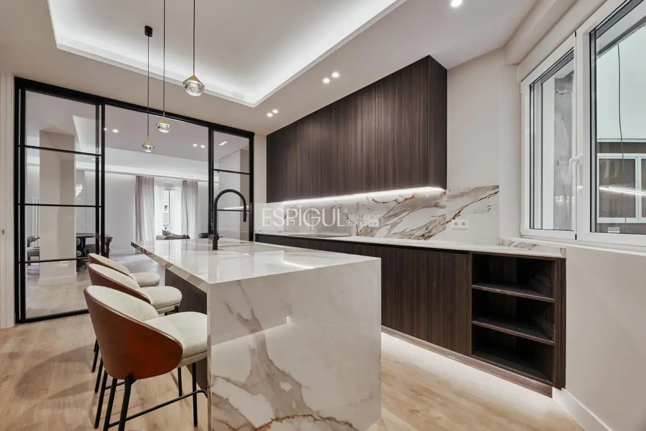 Precioso piso de lujo a estranar en Goya