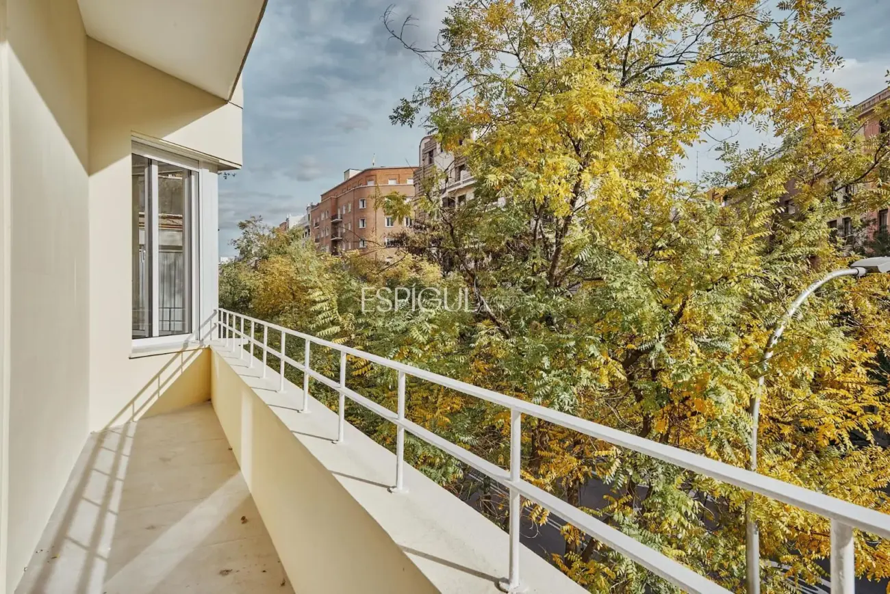 Precioso piso de lujo a estranar en Goya