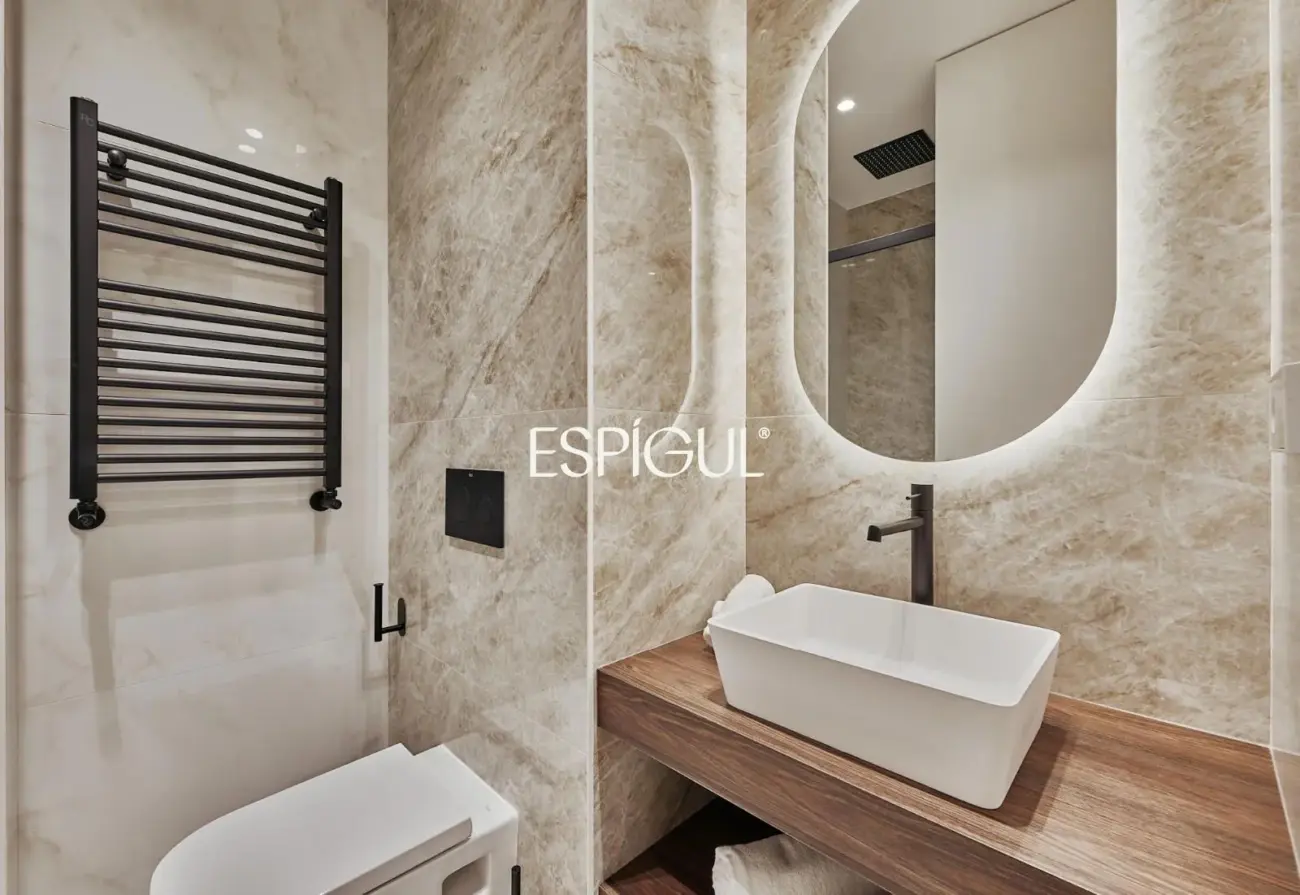 Precioso piso en Jerónimos recién reformado con terraza