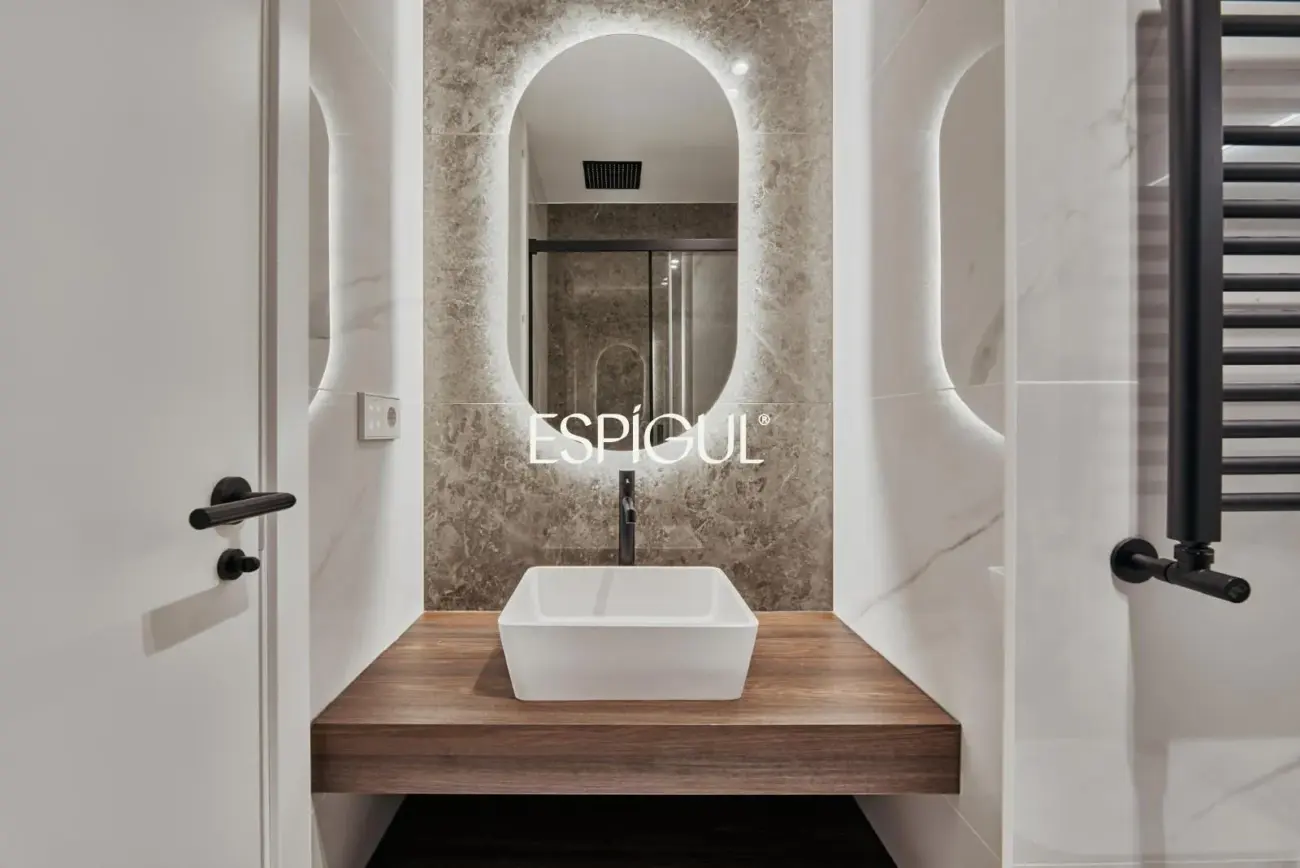 Precioso piso en Jerónimos recién reformado con terraza