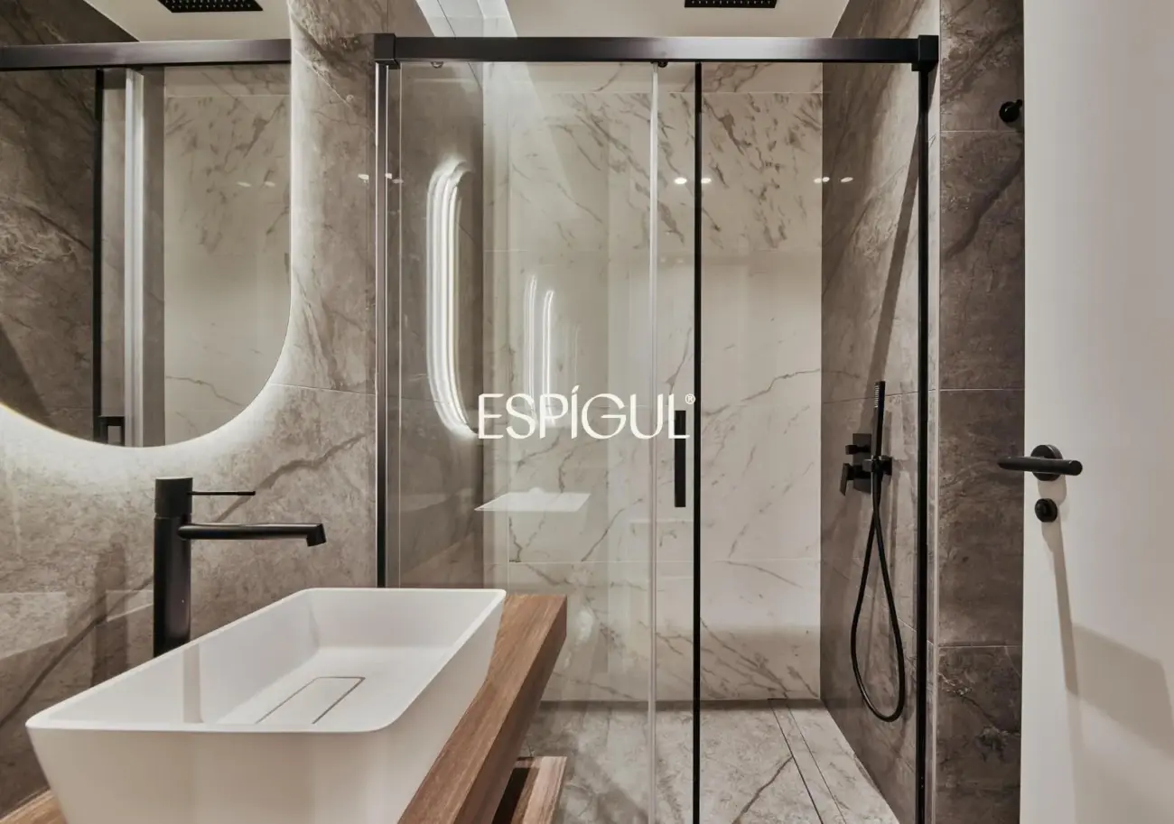 Precioso piso en Jerónimos recién reformado con terraza