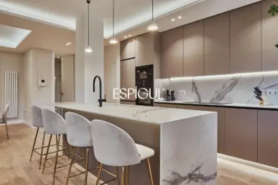 Precioso piso en Jerónimos recién reformado con terraza