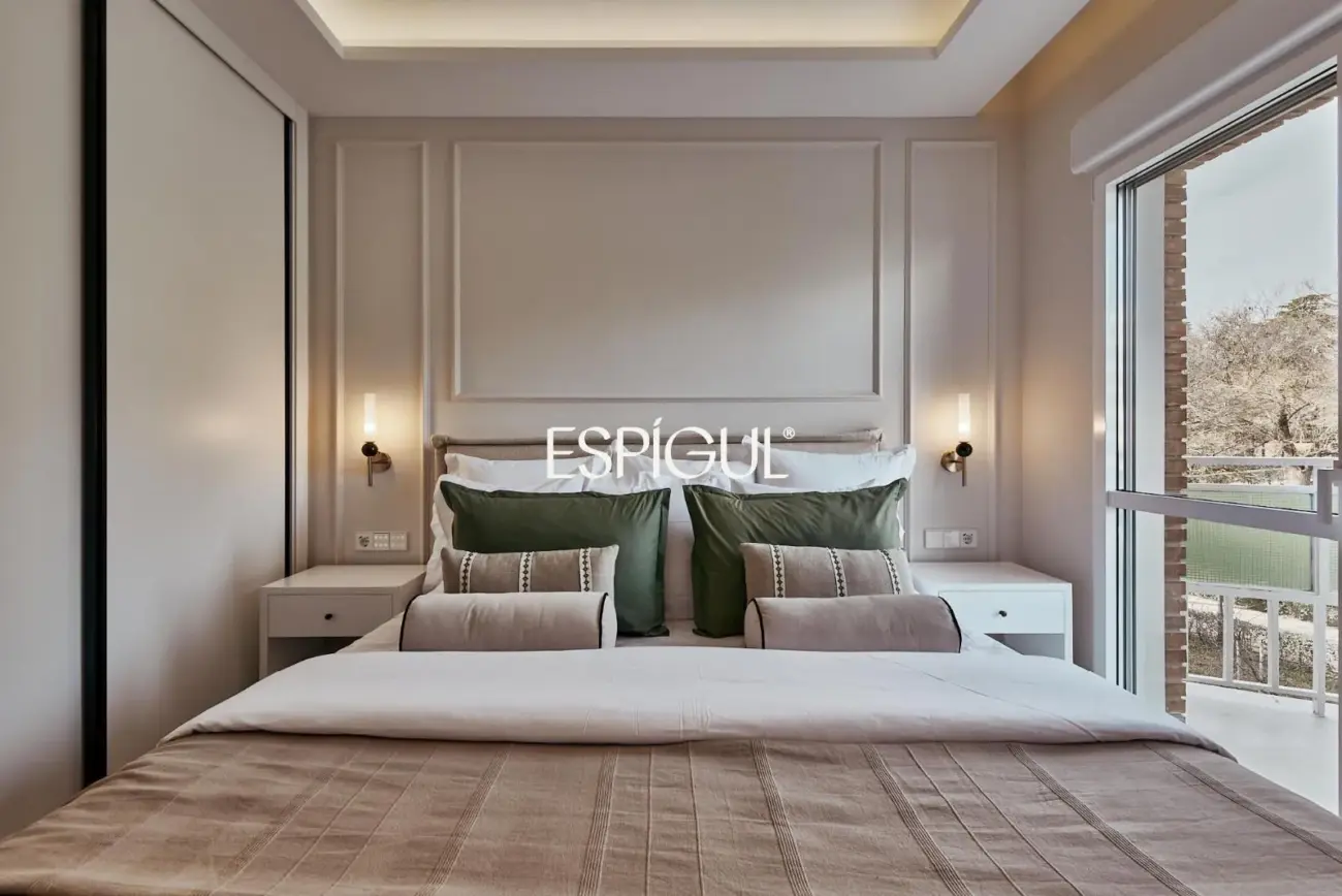 Precioso piso en Jerónimos recién reformado con terraza