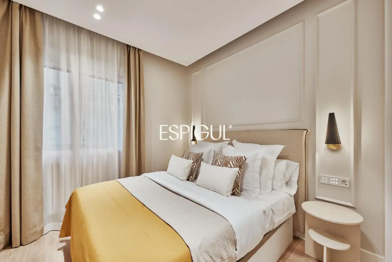 Precioso piso en Jerónimos recién reformado con terraza