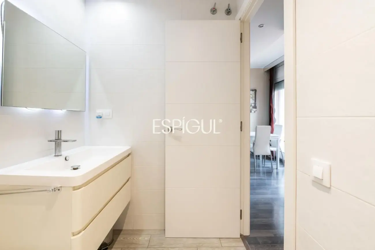 Пентхаус с террасой в Сантс-Монжуик