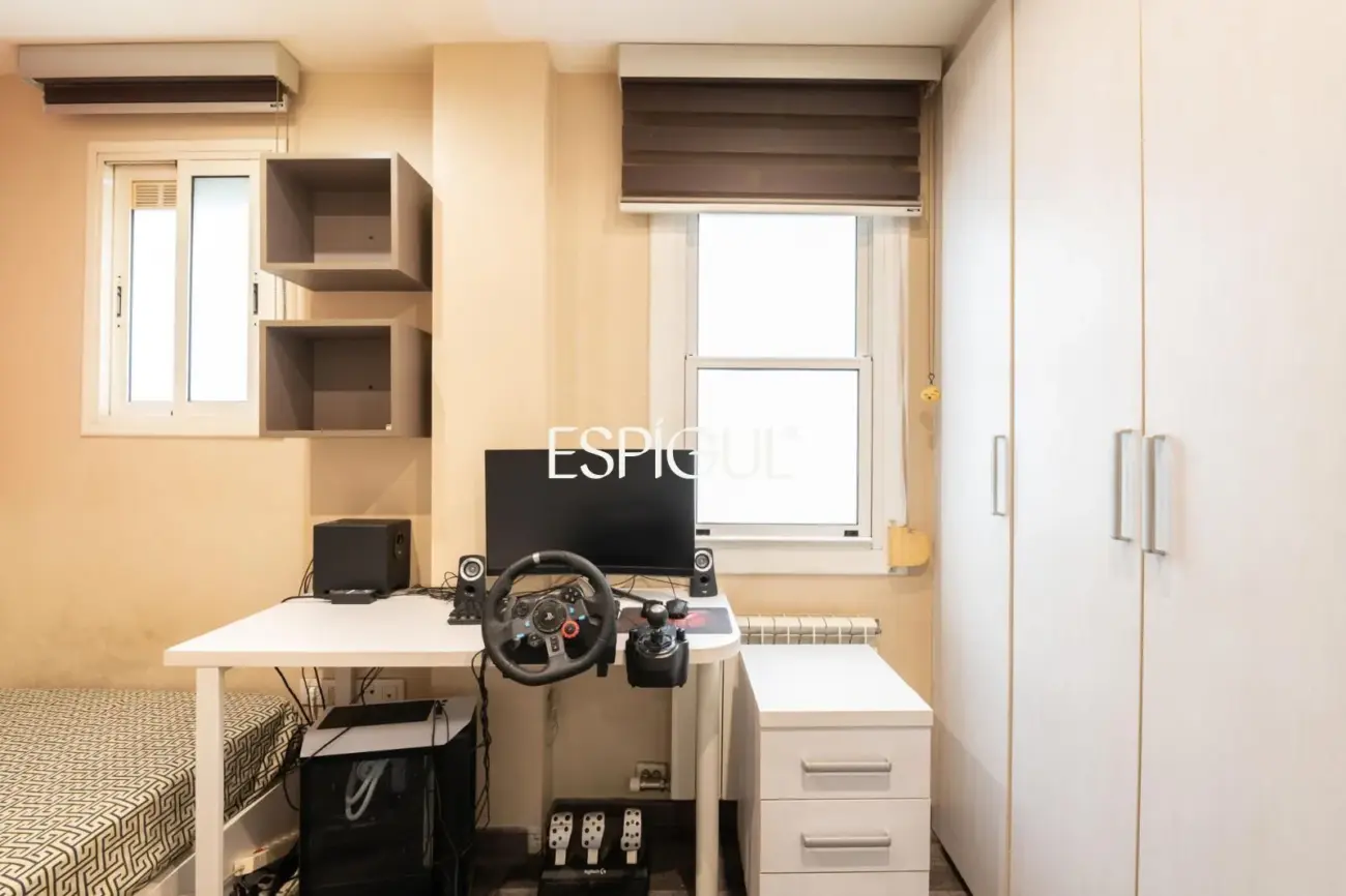 Пентхаус с террасой в Сантс-Монжуик