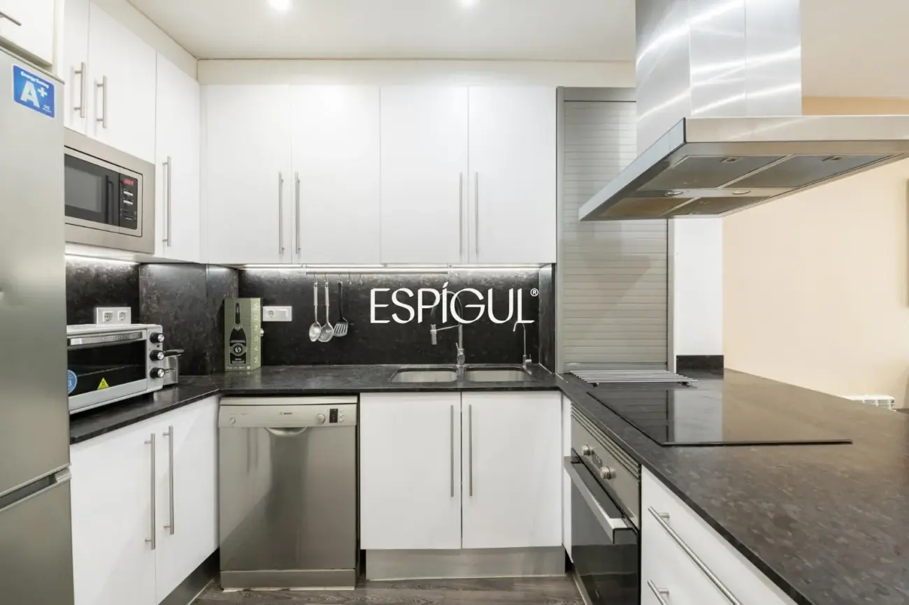 Пентхаус с террасой в Сантс-Монжуик