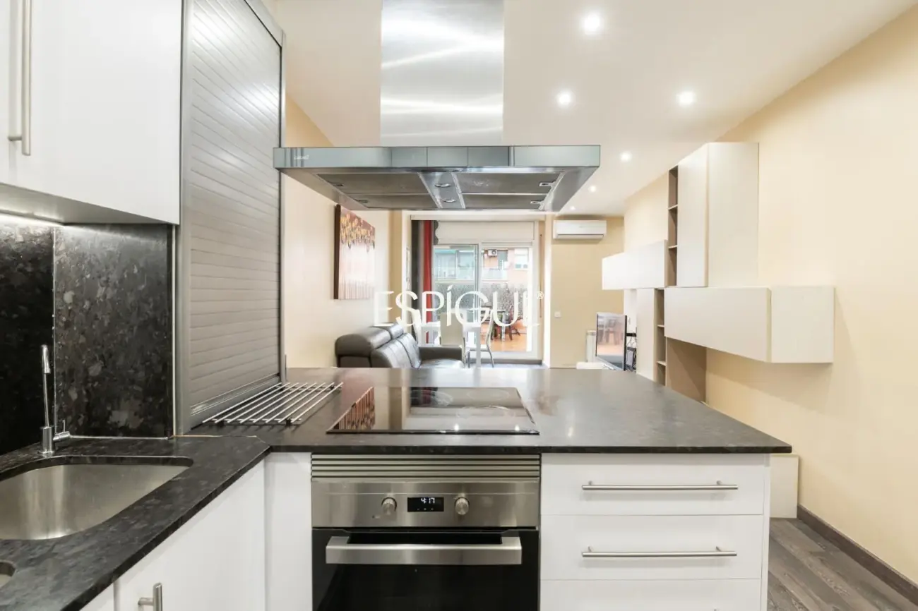 Пентхаус с террасой в Сантс-Монжуик