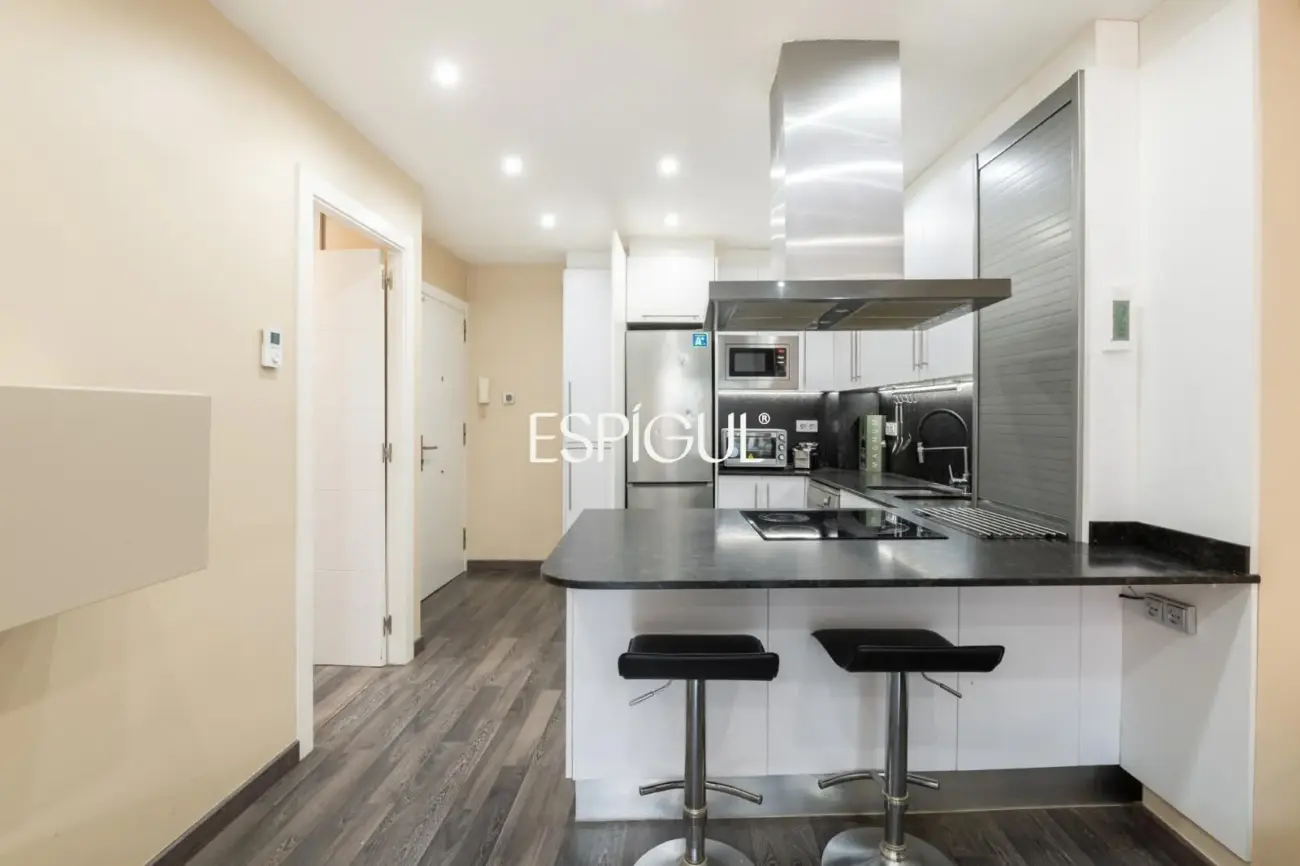 Пентхаус с террасой в Сантс-Монжуик