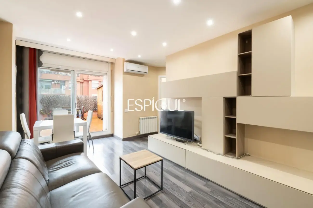 Пентхаус с террасой в Сантс-Монжуик