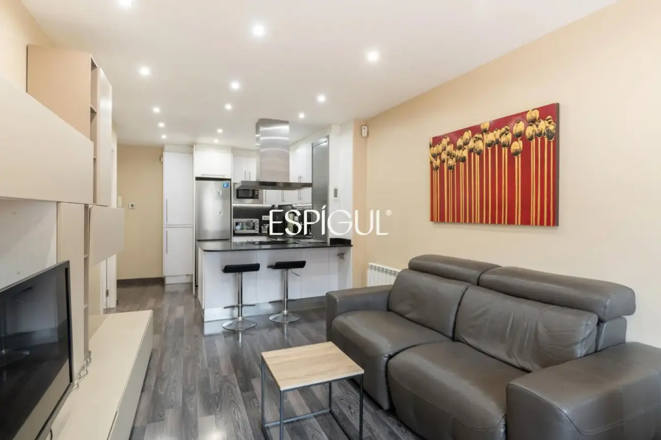 Пентхаус с террасой в Сантс-Монжуик