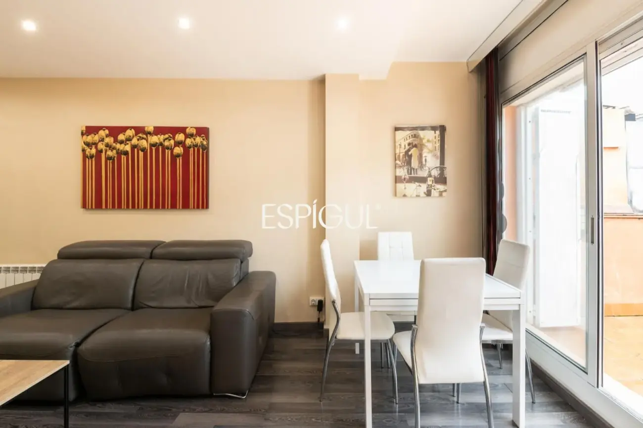 Пентхаус с террасой в Сантс-Монжуик