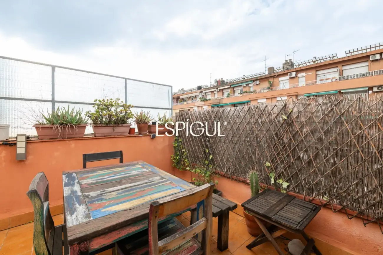 Пентхаус с террасой в Сантс-Монжуик