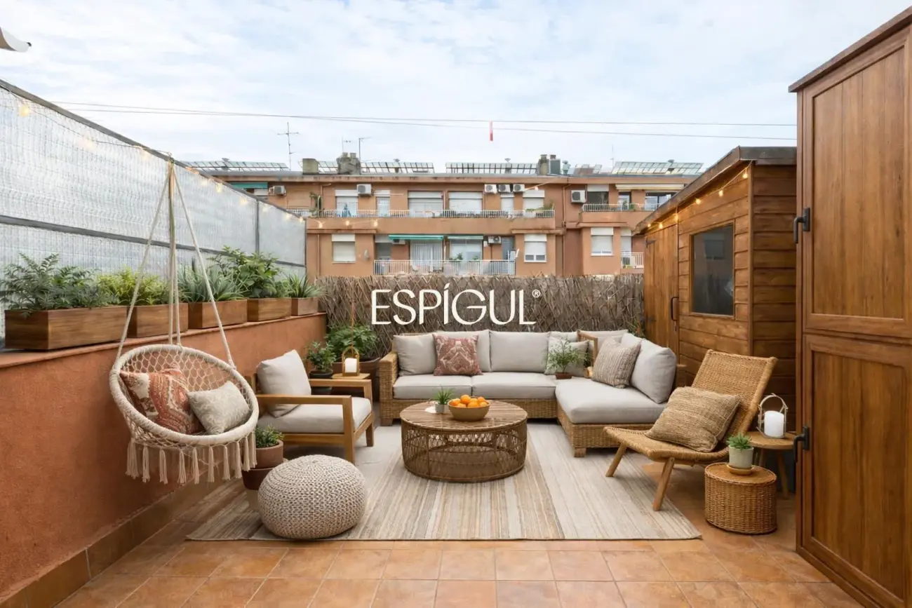 Пентхаус с террасой в Сантс-Монжуик