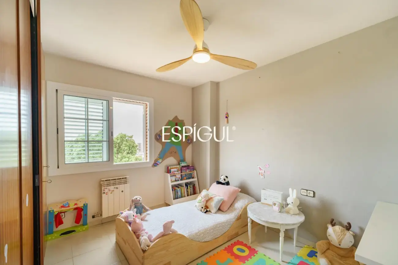 Àmplia casa cantonera amb vistes al mar i piscina comunitària a Teià