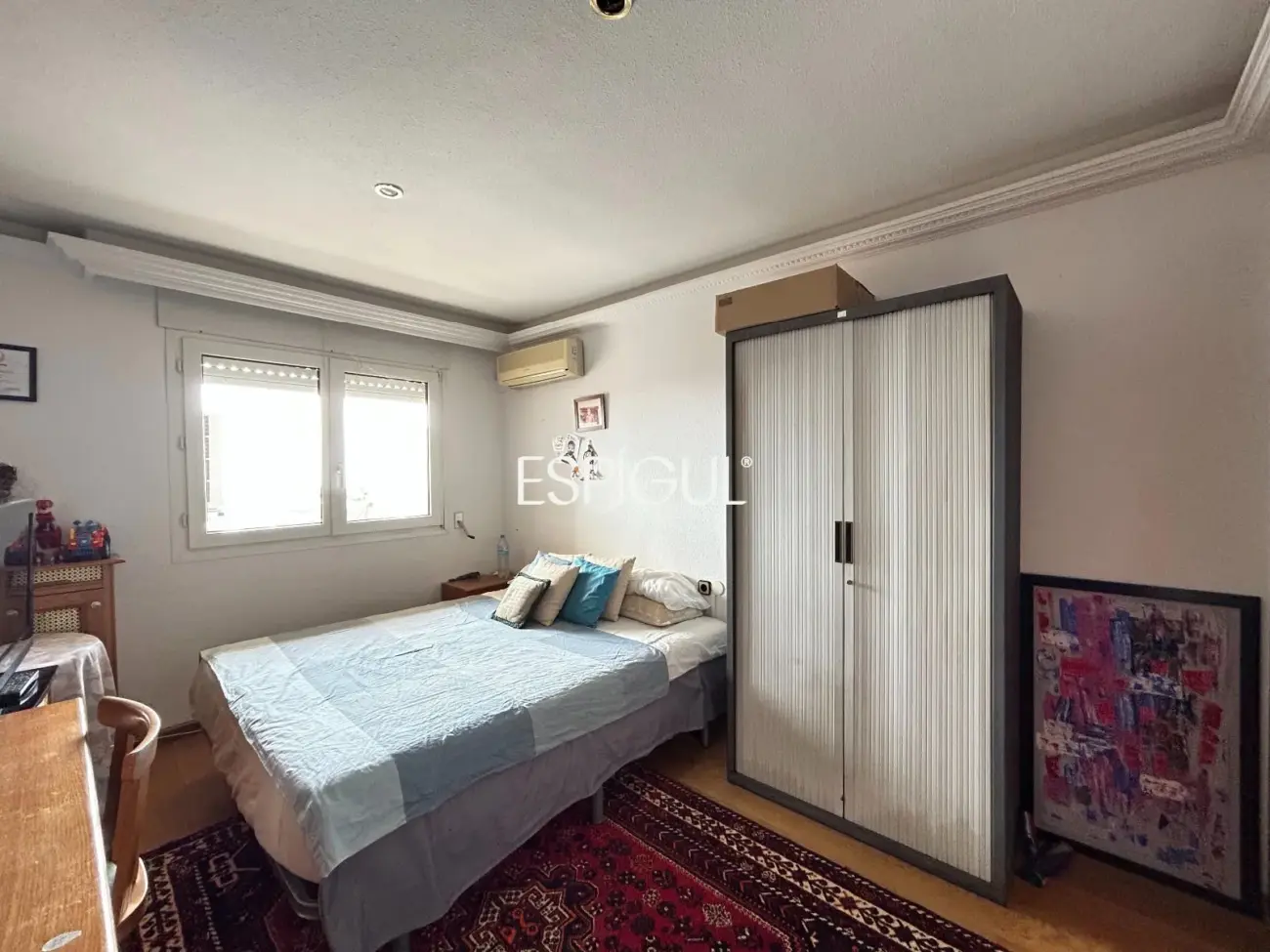 Amplio piso con vistas al mar, piscina y párquing en el centro de Alella