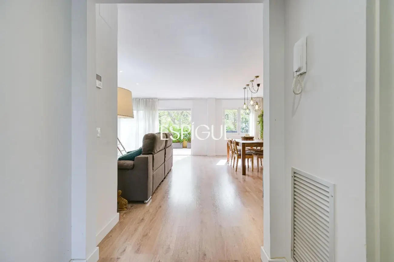 Appartement rénové avec terrasse à S&rsquo;Agaró