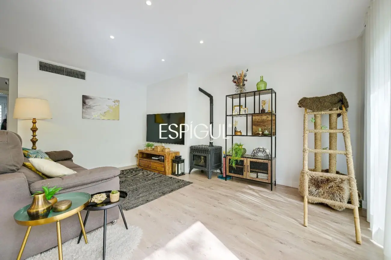 Appartement rénové avec terrasse à S&rsquo;Agaró