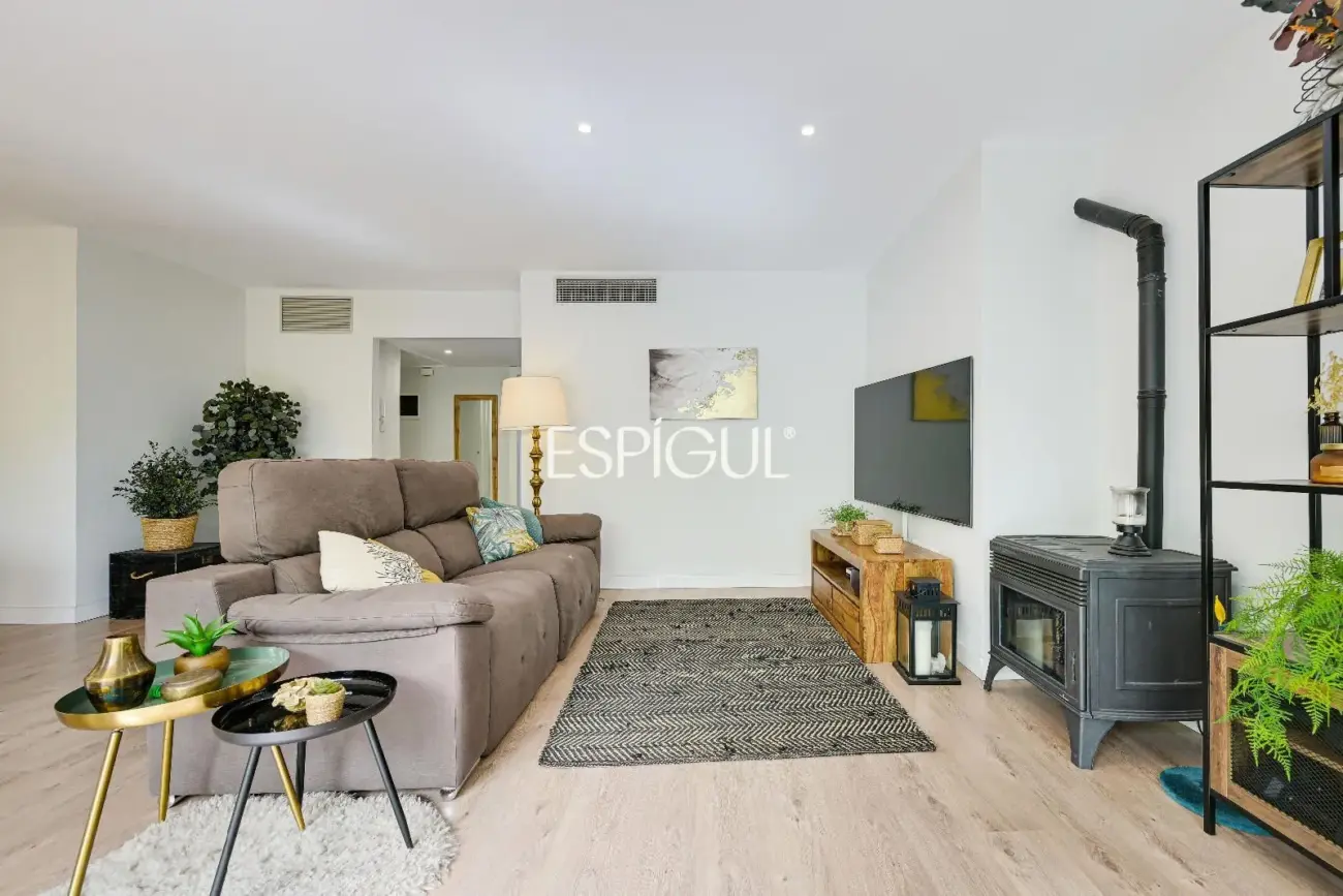 Appartement rénové avec terrasse à S&rsquo;Agaró