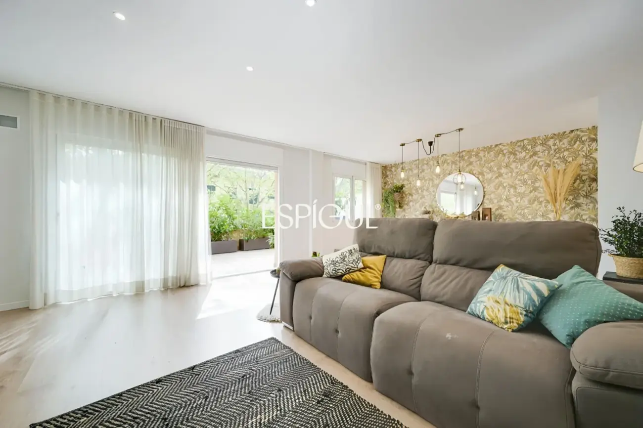 Appartement rénové avec terrasse à S&rsquo;Agaró