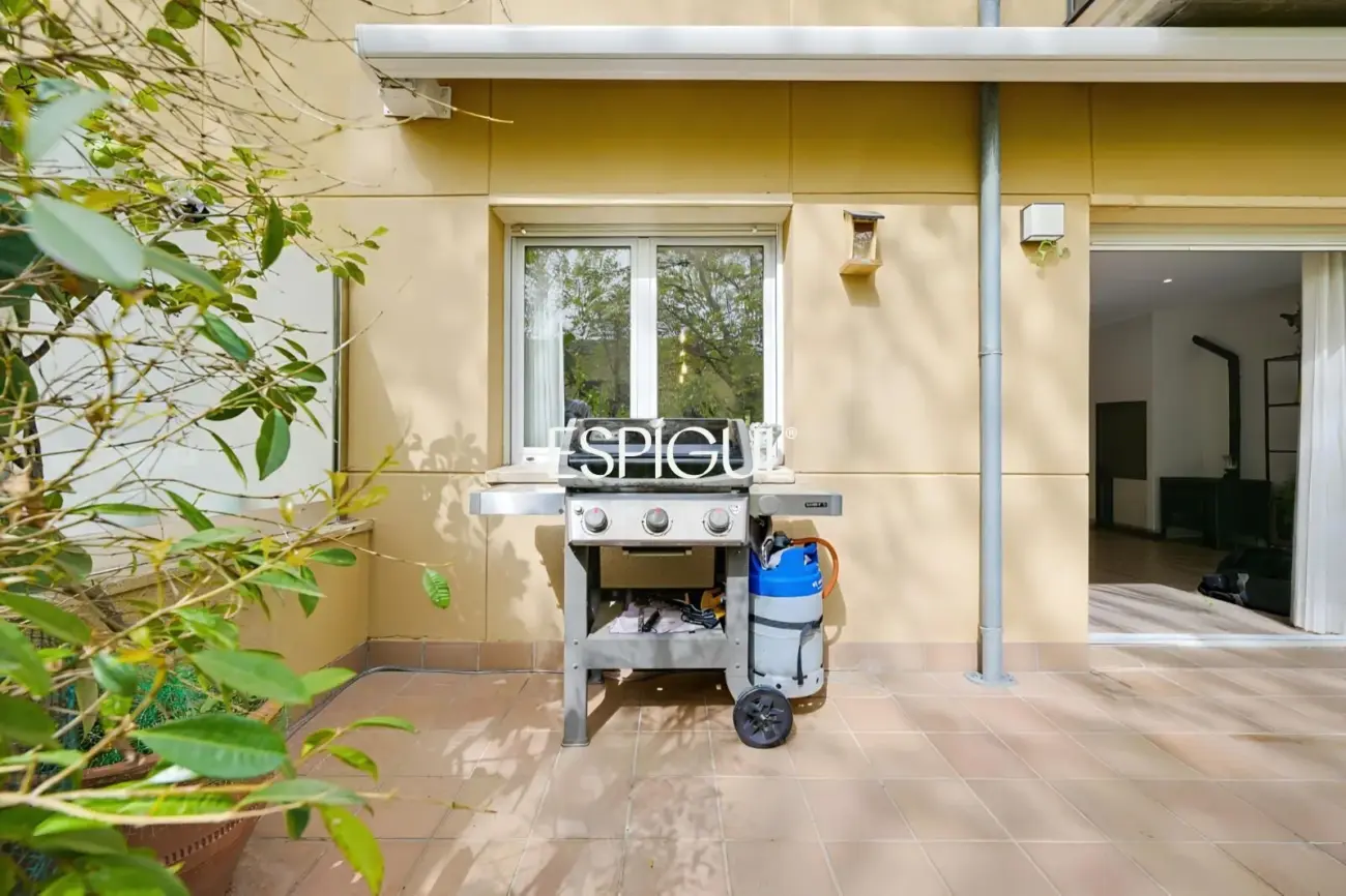 Appartement rénové avec terrasse à S&rsquo;Agaró