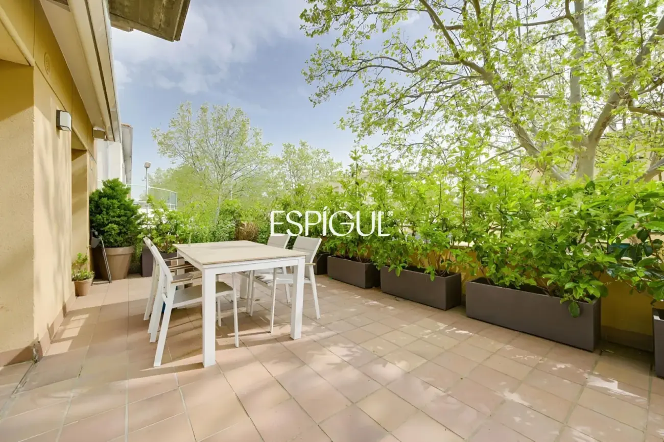 Appartement rénové avec terrasse à S&rsquo;Agaró