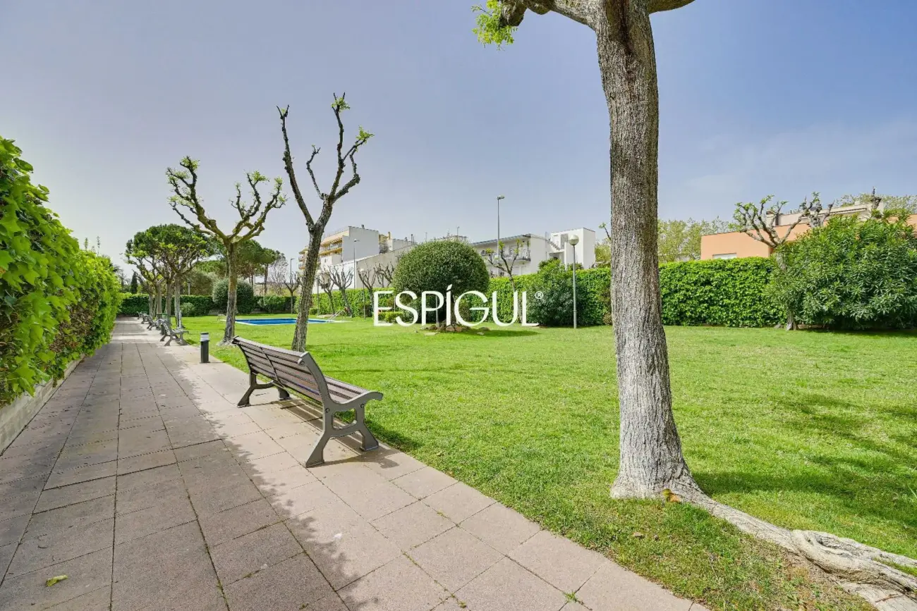 Appartement rénové avec terrasse à S&rsquo;Agaró