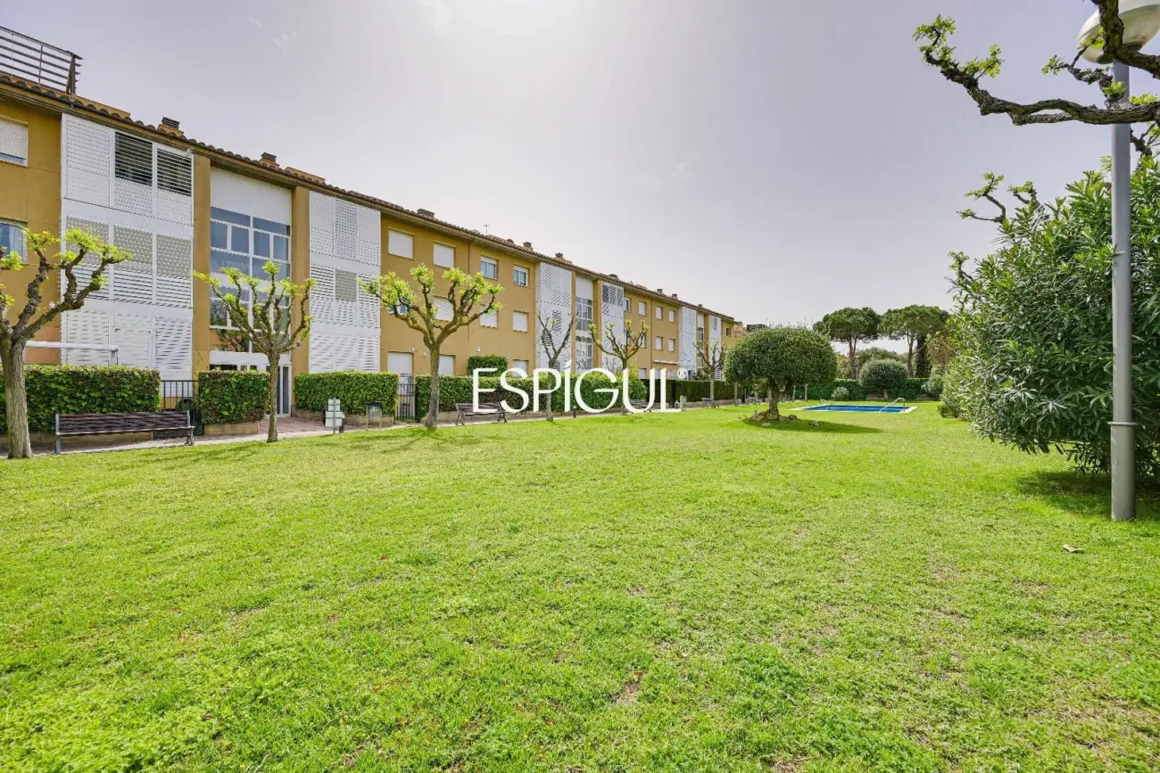 Appartement rénové avec terrasse à S&rsquo;Agaró