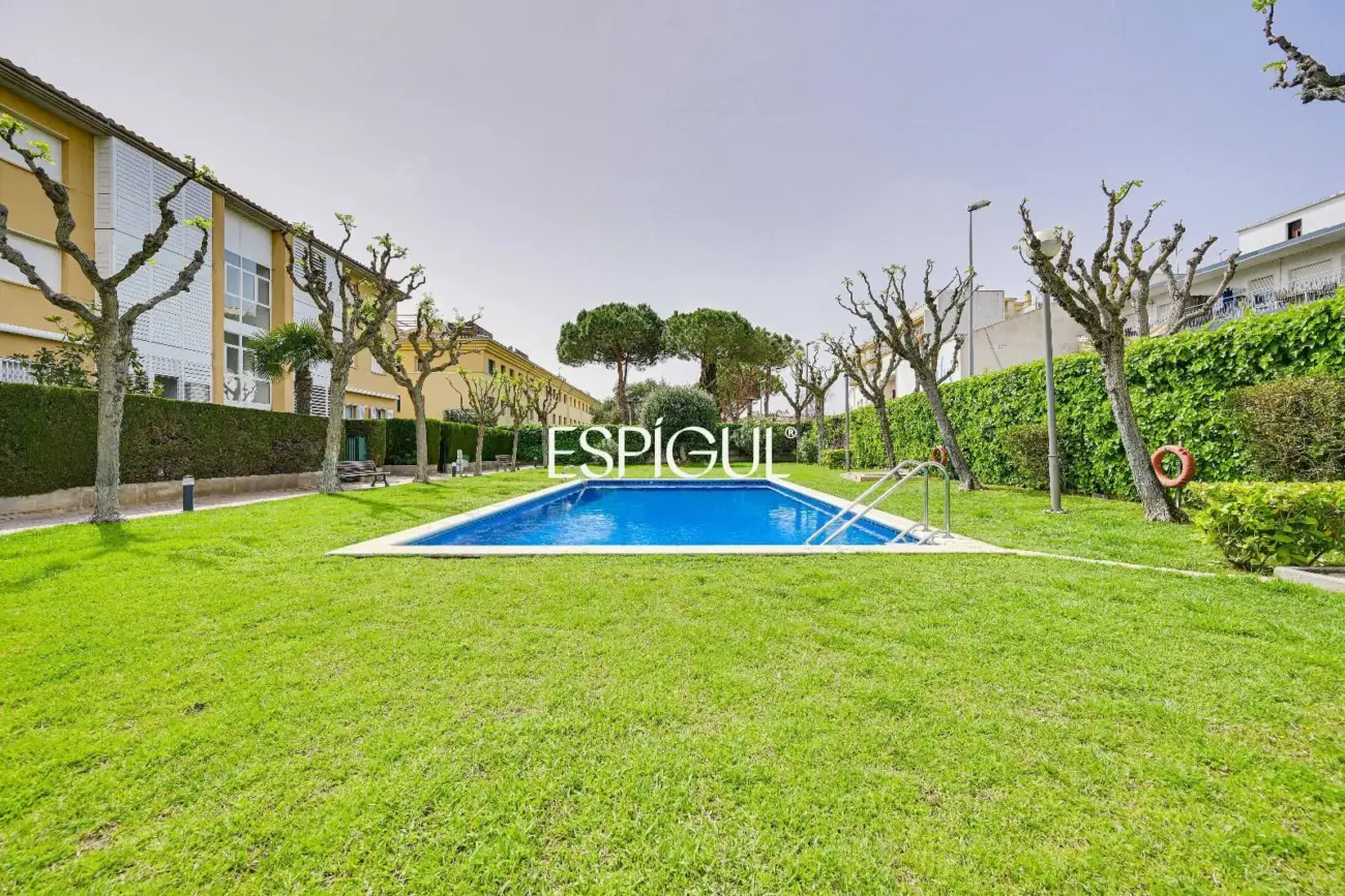 Appartement rénové avec terrasse à S&rsquo;Agaró