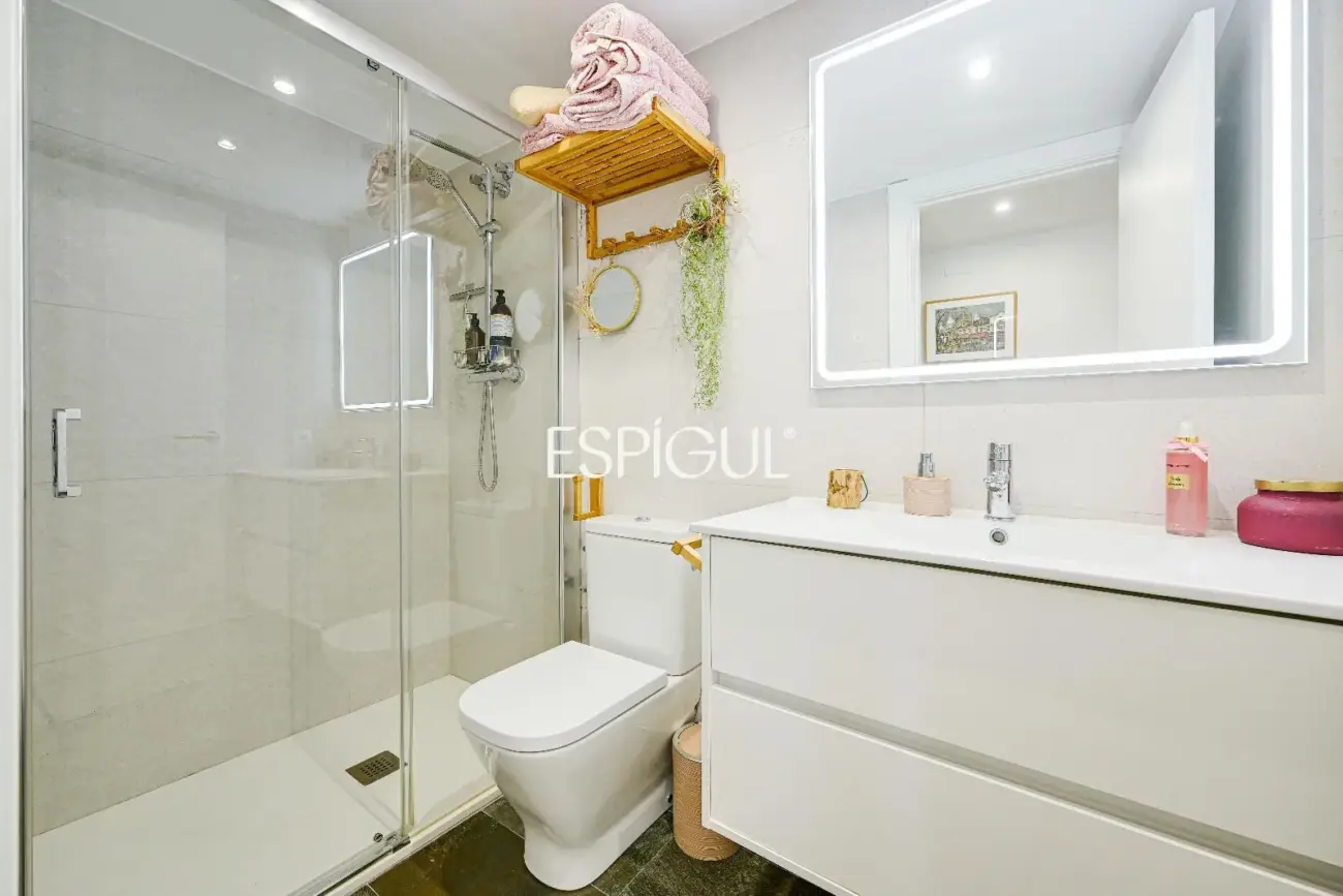 Appartement rénové avec terrasse à S&rsquo;Agaró